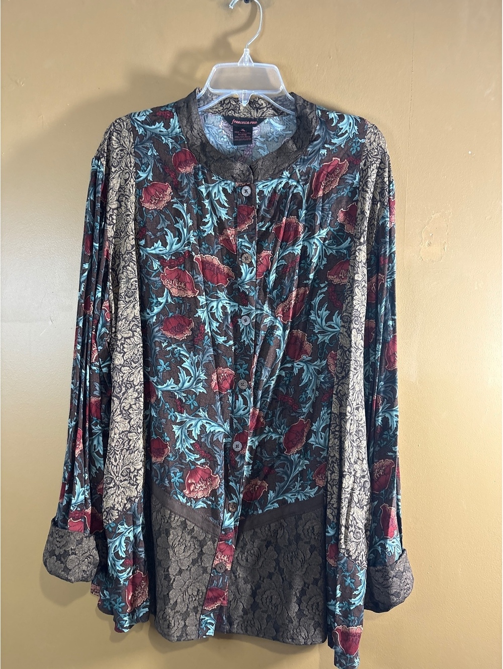 HC1163 francesca rose XL Floral Button-Up Blouse